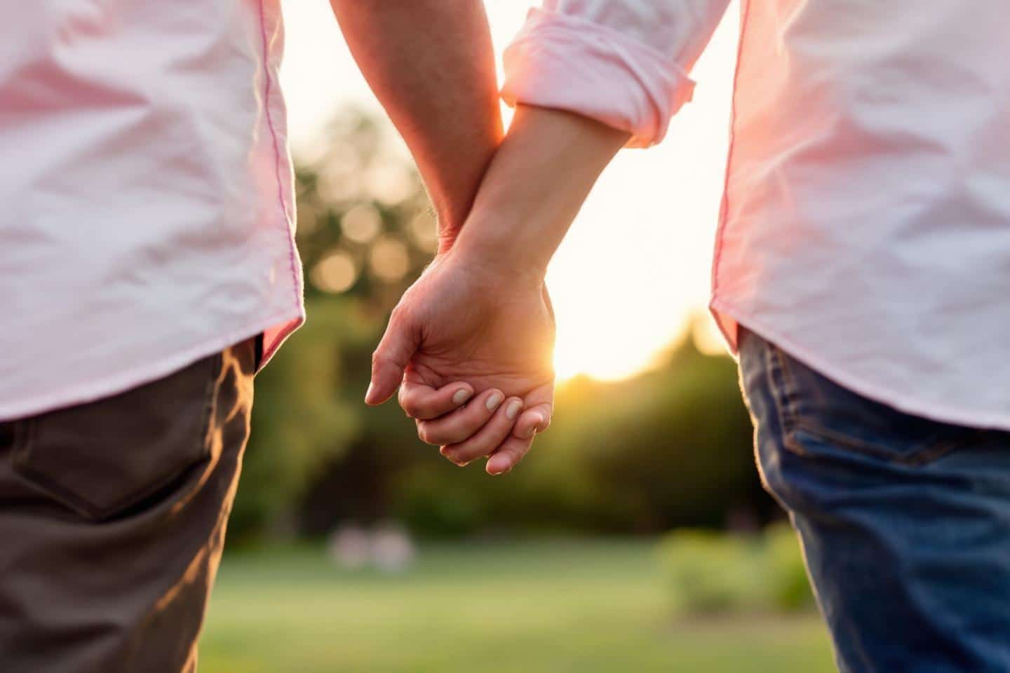 Avantages du mariage tardif : bénéfices et points positifs